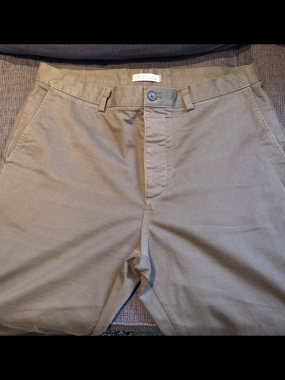 Banana Republic Men's Chinos in Olive Khaki